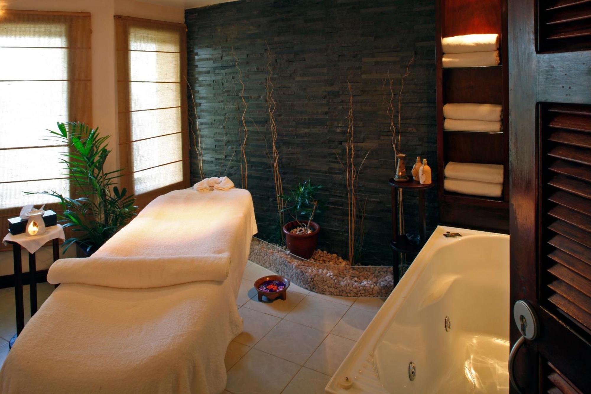 מלון קורולבו The Warwick Fiji מראה חיצוני תמונה A spa treatment room