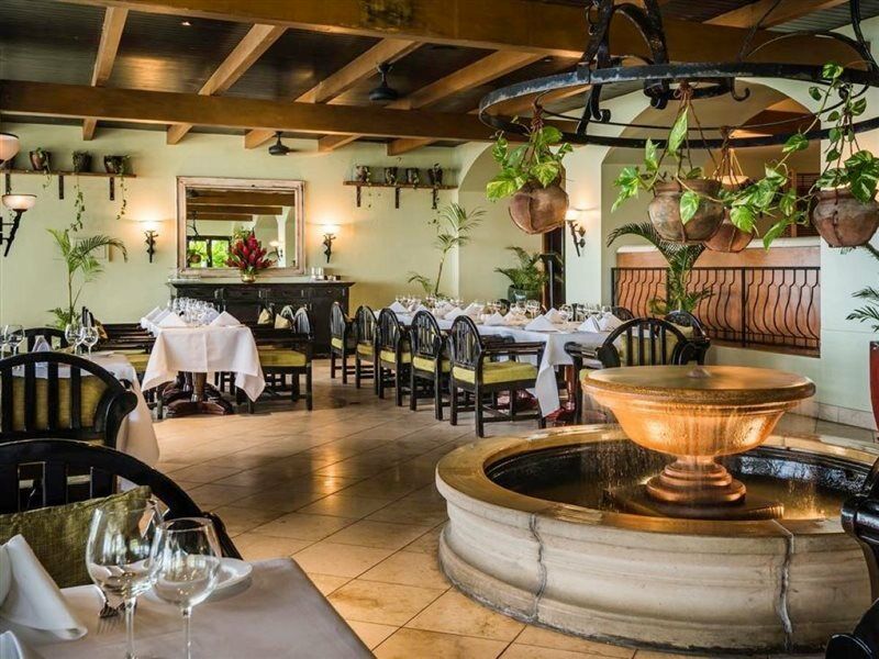 מלון קורולבו The Warwick Fiji מראה חיצוני תמונה Restaurant